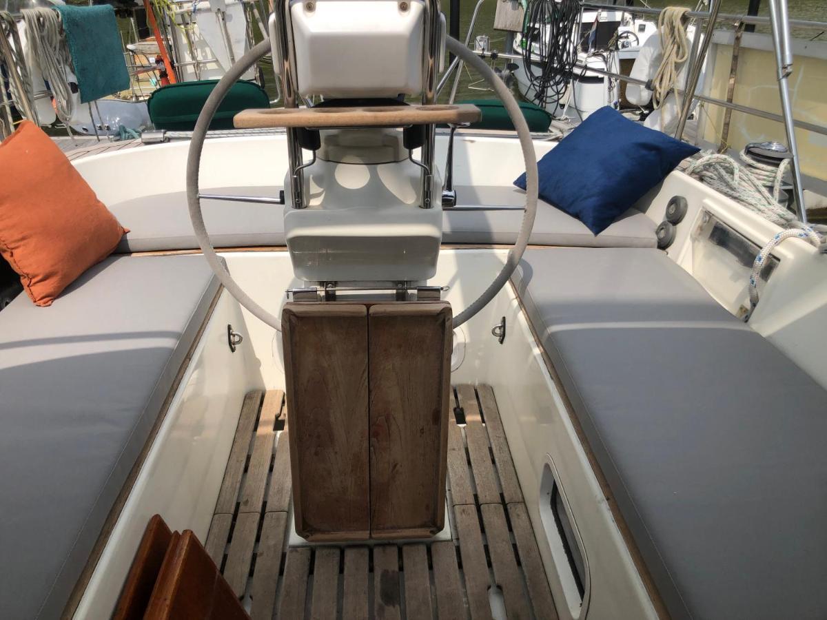Stay Only Or Sailaway With Friends And Family Have More Fun Medemblik Exterior photo