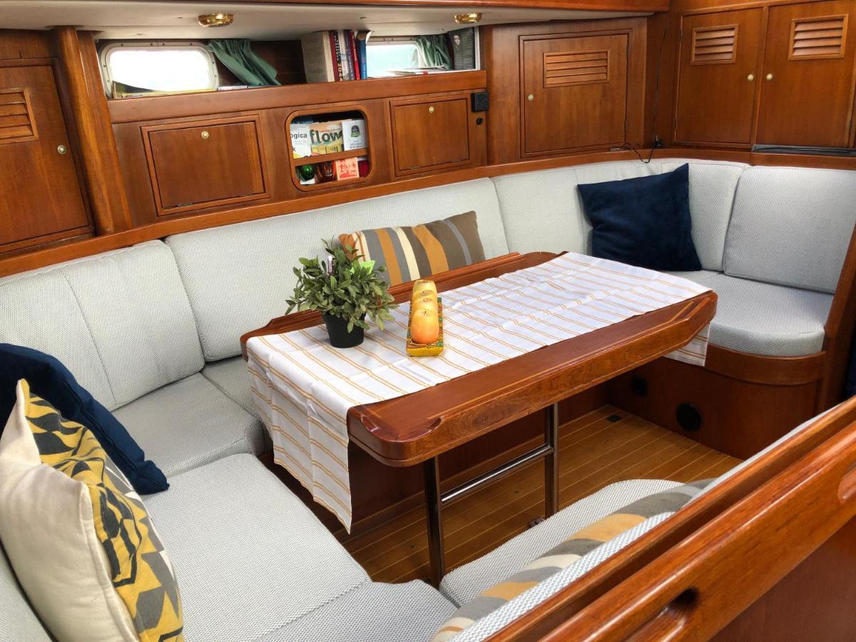 Stay Only Or Sailaway With Friends And Family Have More Fun Medemblik Exterior photo