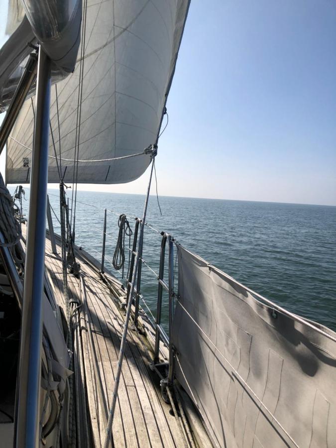 Stay Only Or Sailaway With Friends And Family Have More Fun Medemblik Exterior photo