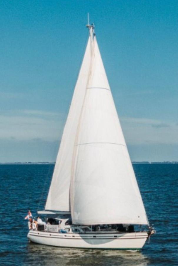 Stay Only Or Sailaway With Friends And Family Have More Fun Medemblik Exterior photo