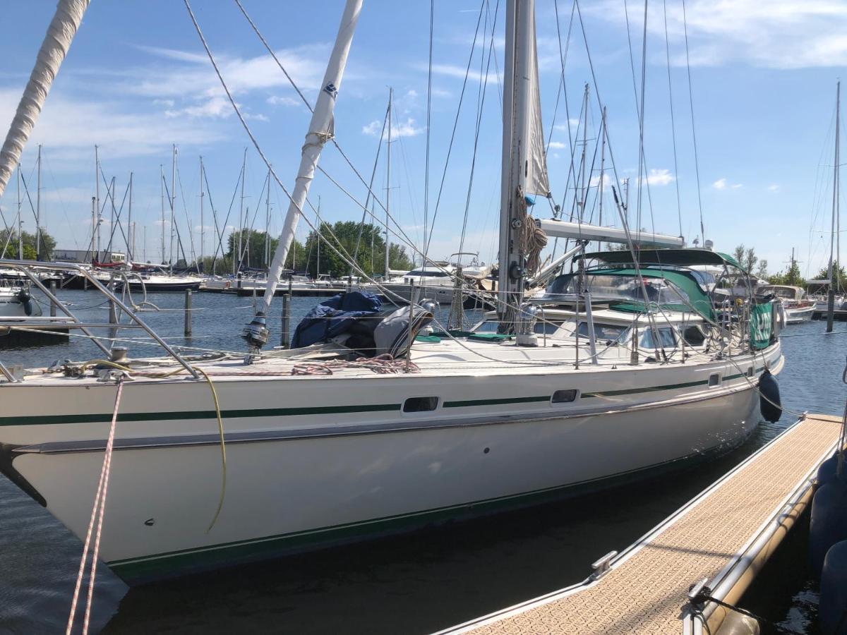 Stay Only Or Sailaway With Friends And Family Have More Fun Medemblik Exterior photo
